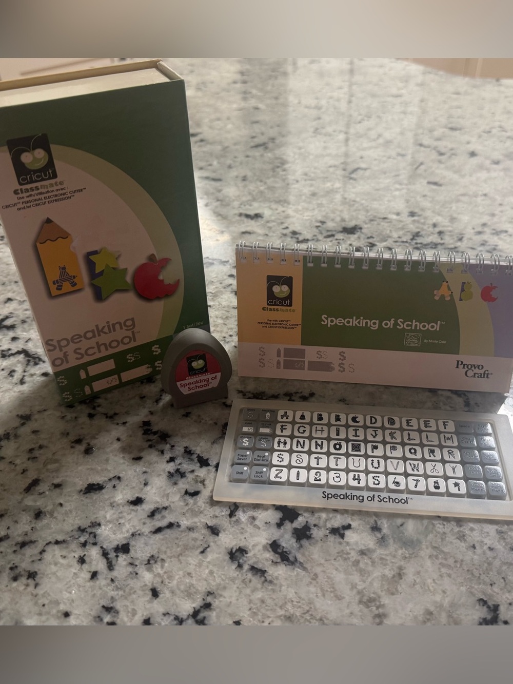 Cricut Speaking of School Craft Kit - Green, Yellow, Red
